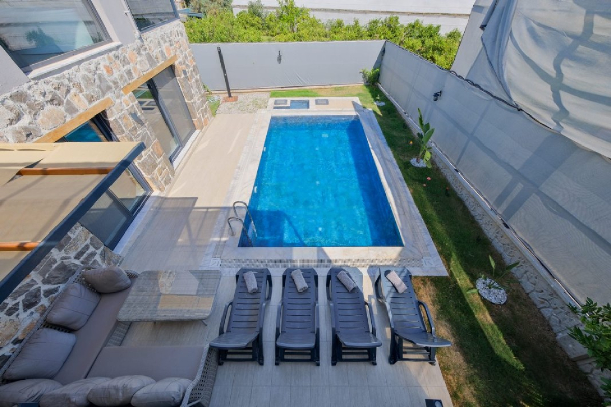 Villa de Uras Fethiye iç mekan taş mimari detayları